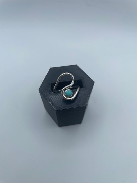 “The Teardrop” – Turquoise & Silver Ring (Size 6)